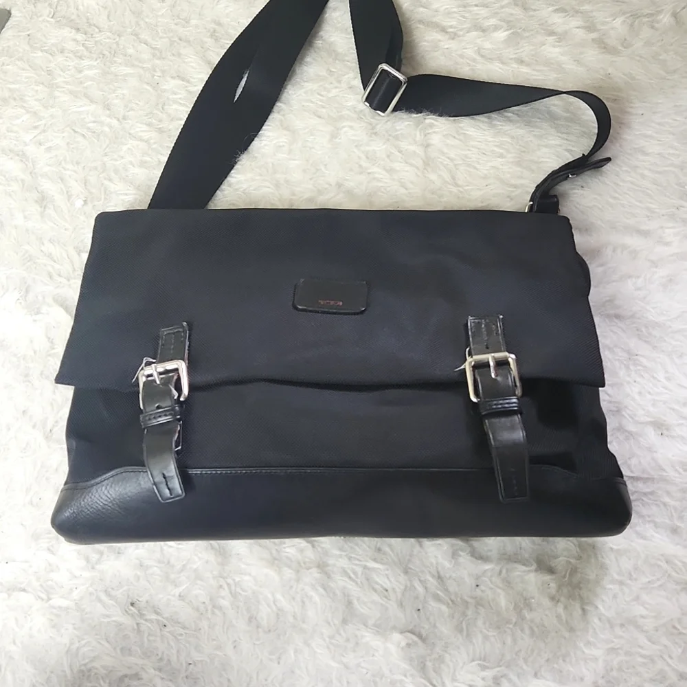 Tumi fold over nylon/leather messenger bag briefcase carryall black